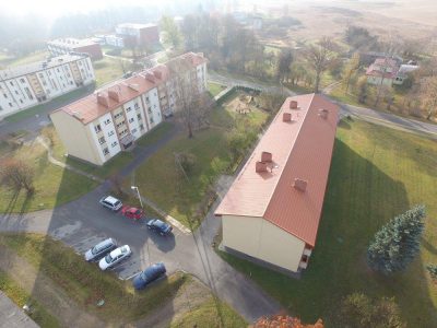 Renovētas daudzstāvu mājas no putna lidojuma