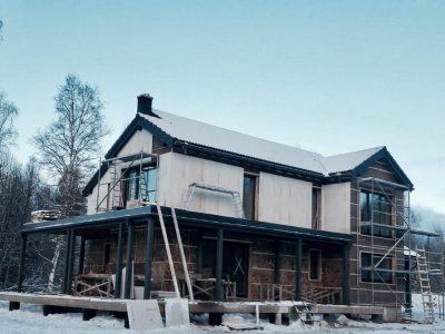 Celtnieki veic apdares darbus
