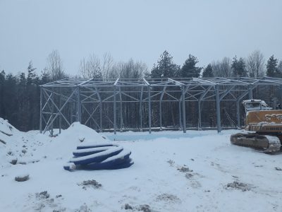 Angāra metāla karkasa uzstādīšana