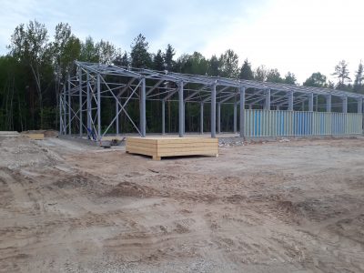 Angāram tiek sākti darbi pie sienu izveides