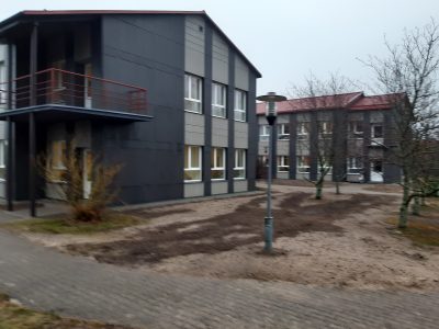 Pabeigta ēkas fasādes renovācija